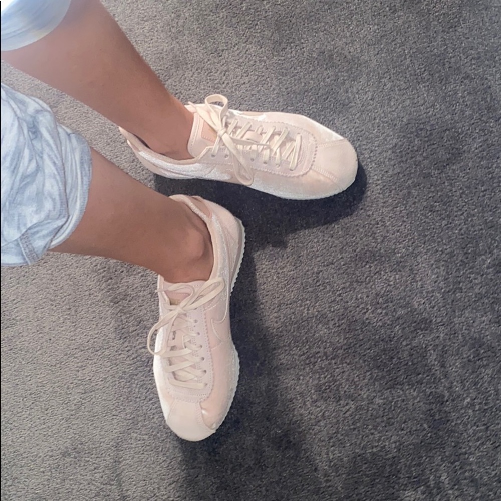 Nike Sneakers - Picture 16 of 16